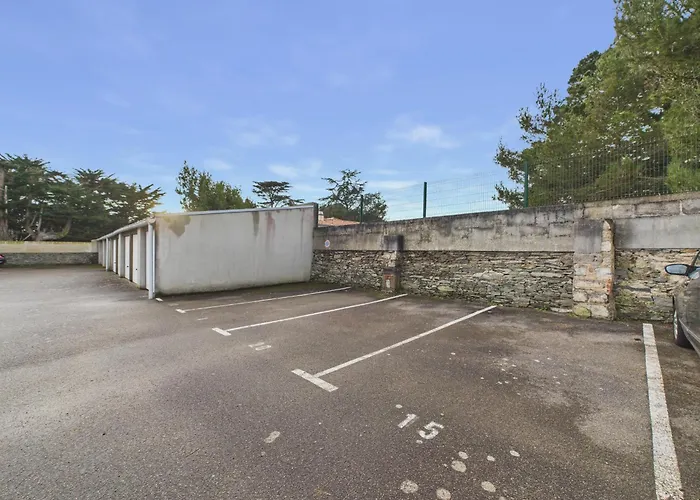 Pour 4, Piscine, A 150 M * Préfailles