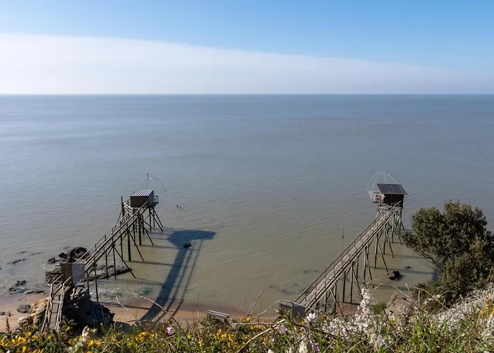 Pour 4, Piscine, A 150 M